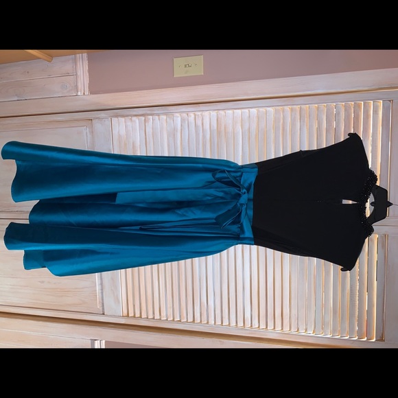 Black/blue vintage looking high low dress - Picture 2 of 2